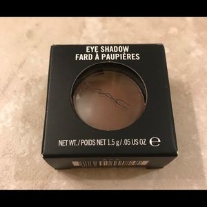 BRAND NEW MAC EYESHADOW